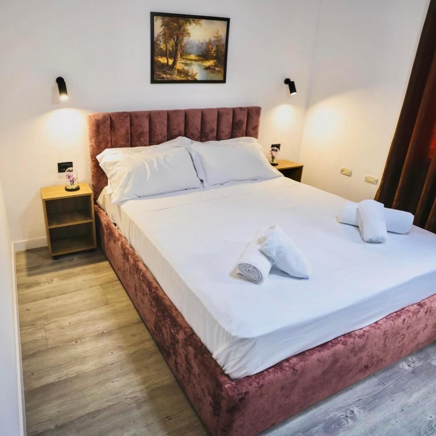 Vila Alizee Hotel Tiranë Ngoại thất bức ảnh