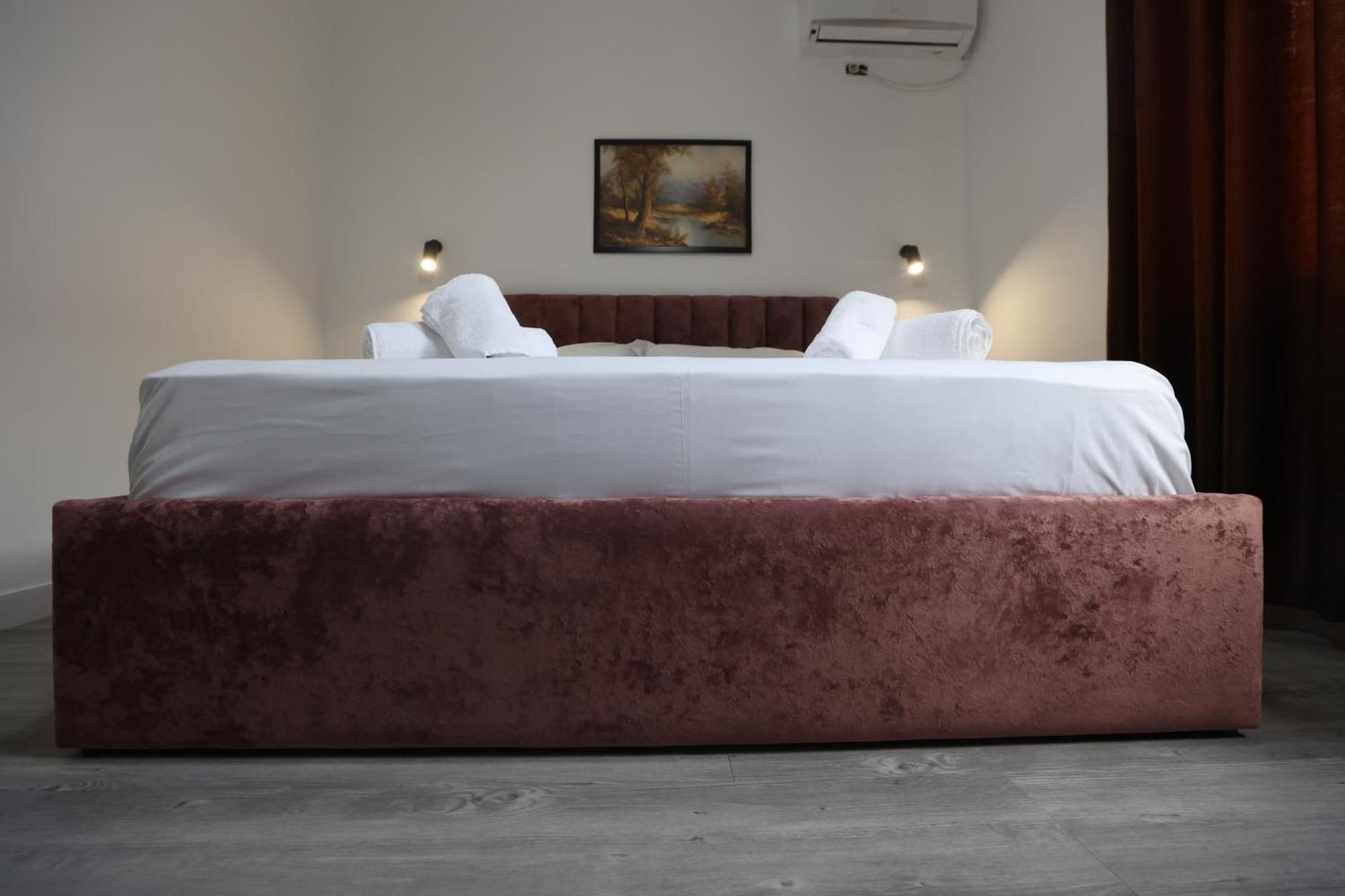 Vila Alizee Hotel Tiranë Ngoại thất bức ảnh