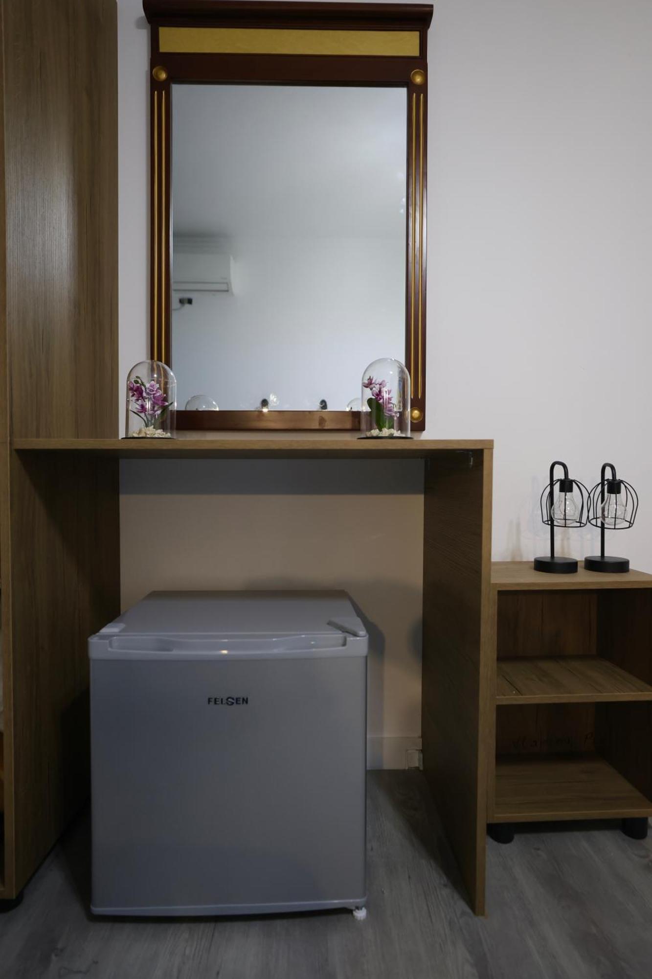 Vila Alizee Hotel Tiranë Ngoại thất bức ảnh