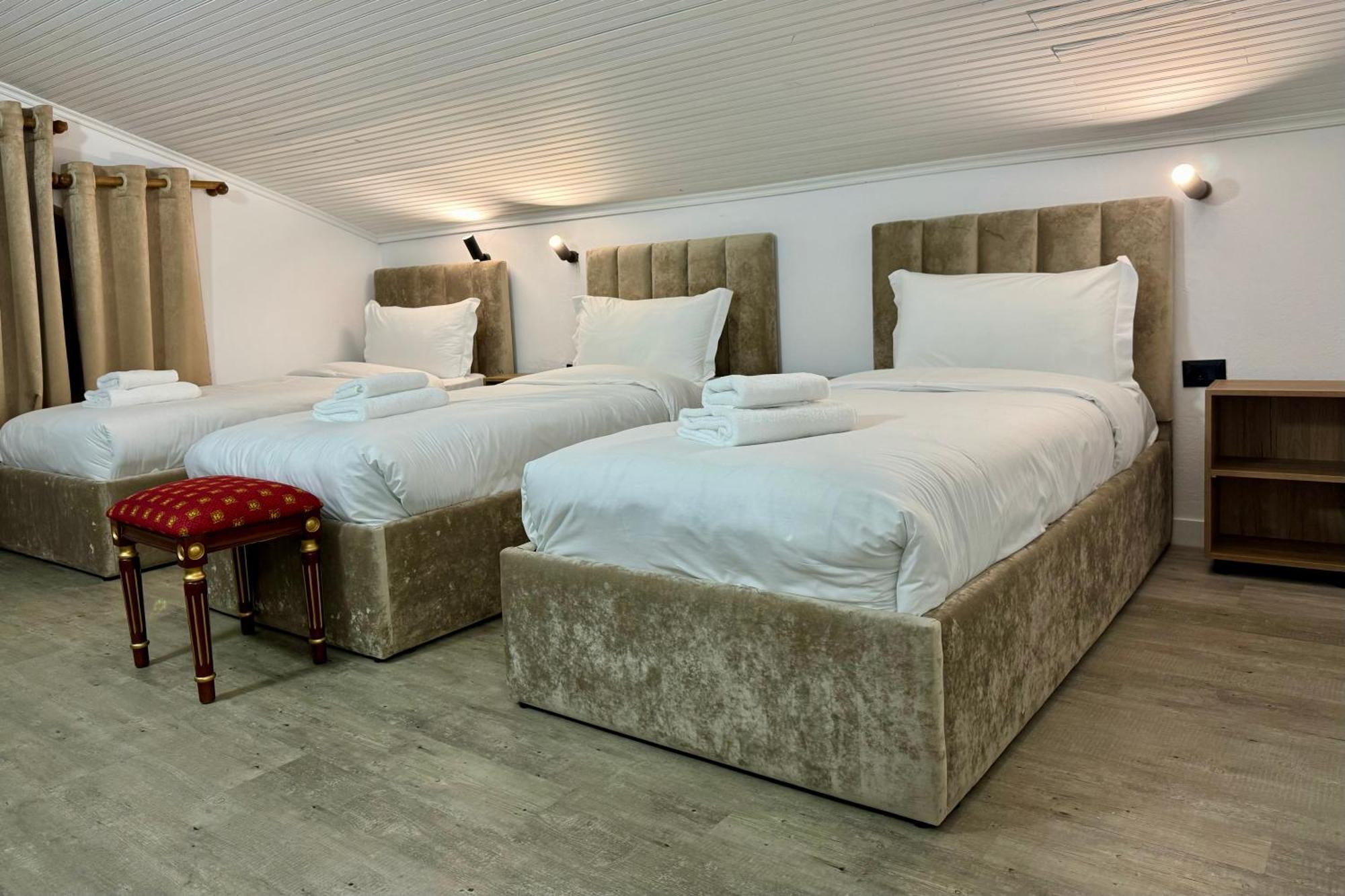 Vila Alizee Hotel Tiranë Ngoại thất bức ảnh