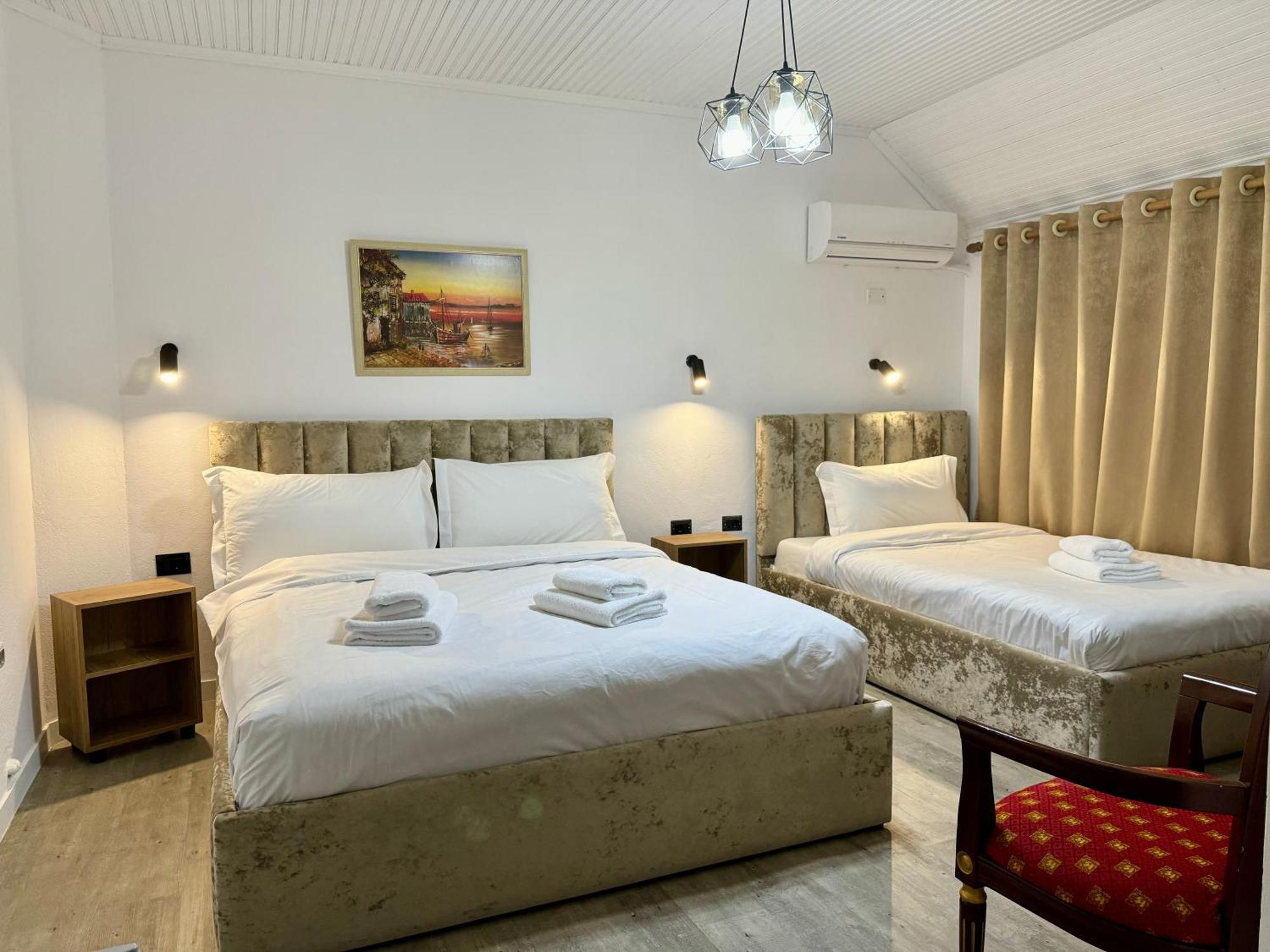 Vila Alizee Hotel Tiranë Ngoại thất bức ảnh