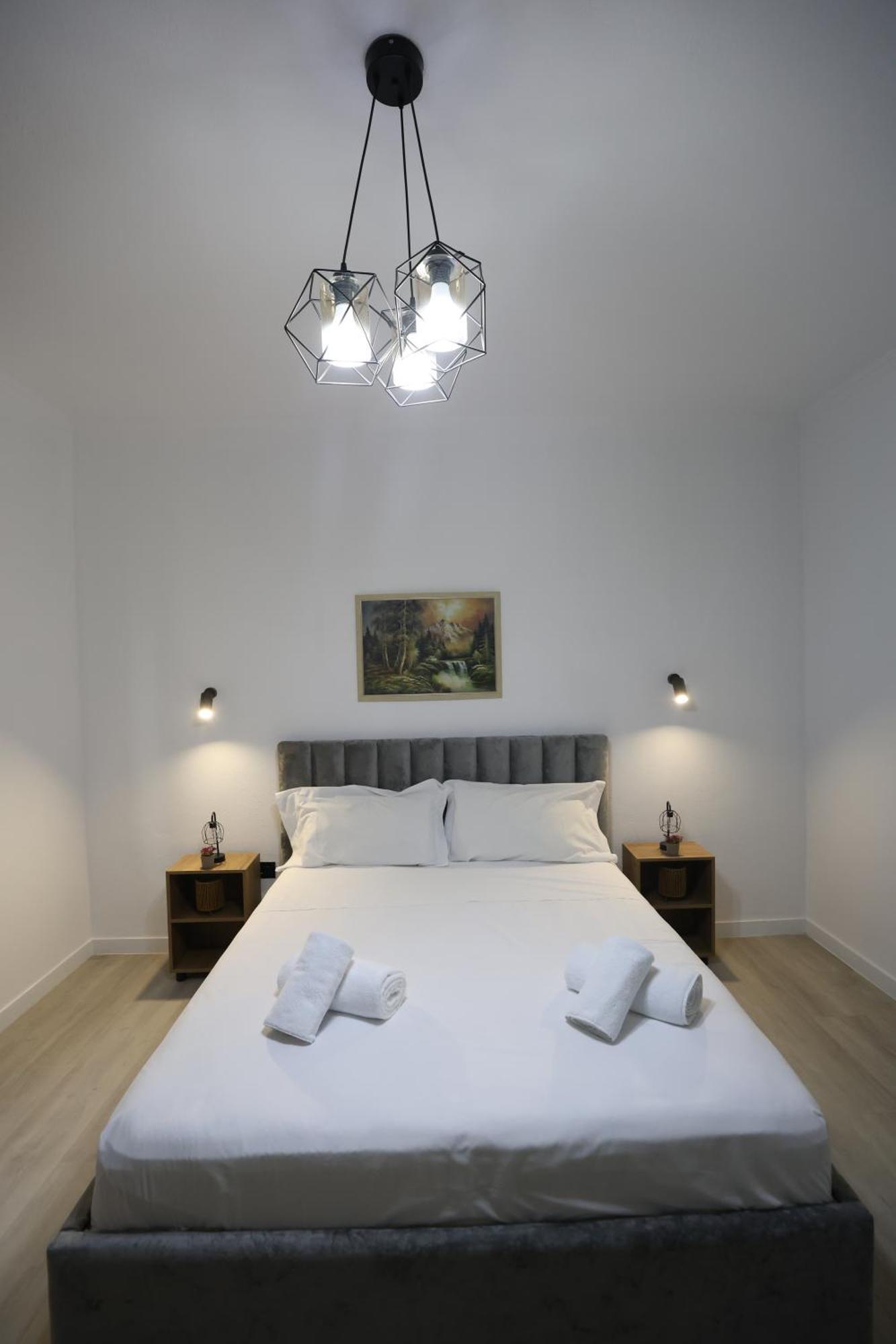 Vila Alizee Hotel Tiranë Ngoại thất bức ảnh