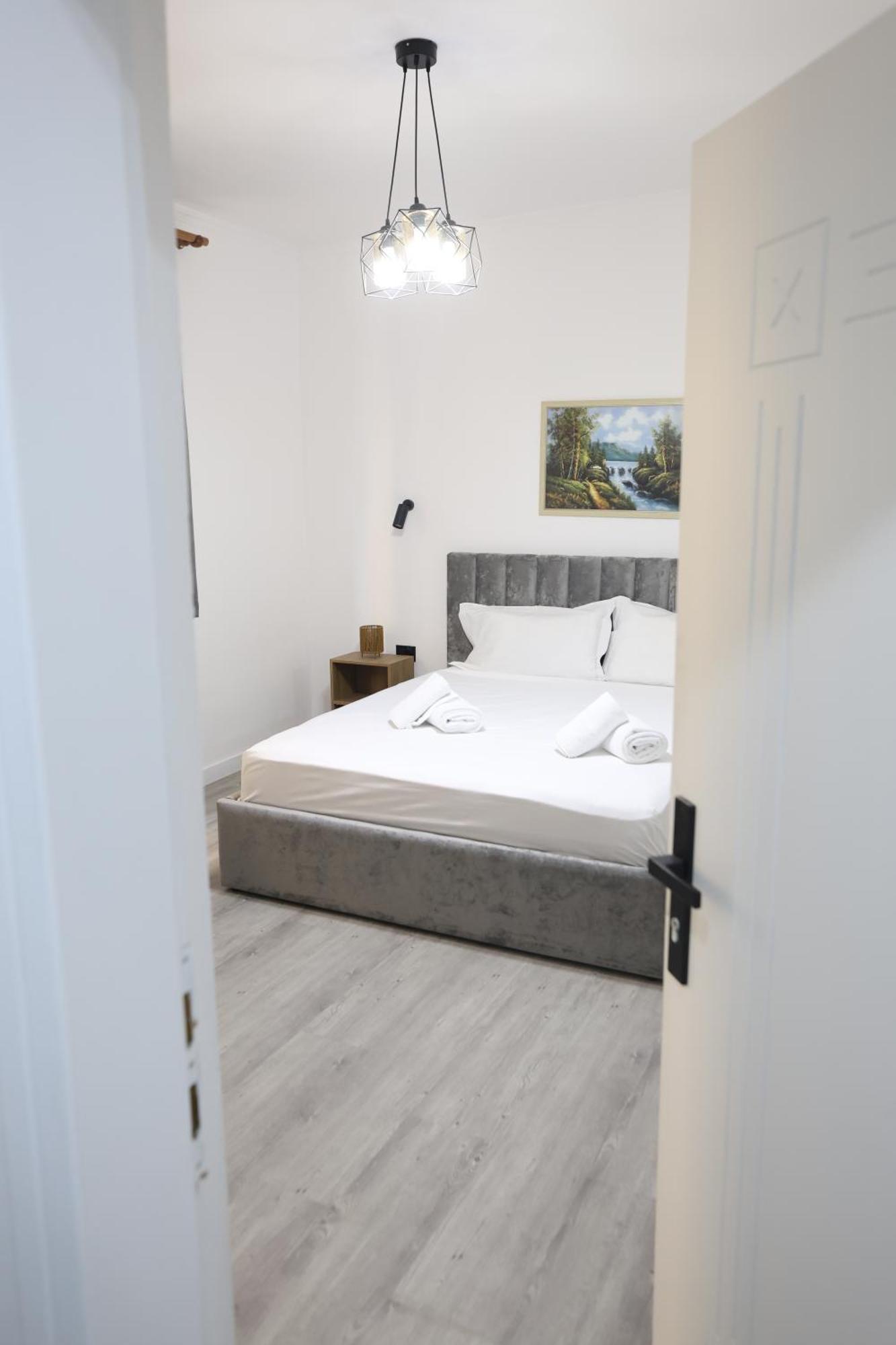 Vila Alizee Hotel Tiranë Ngoại thất bức ảnh
